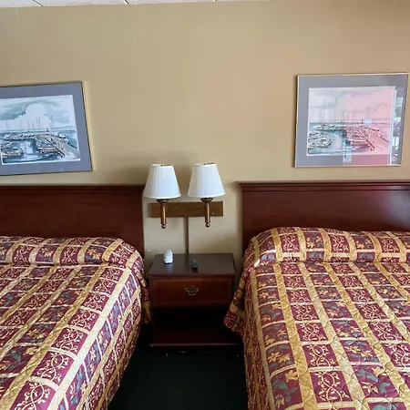 Budget Host Village Inn